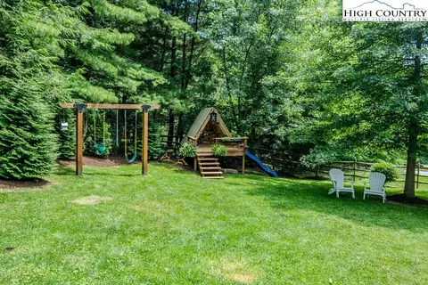 884 Queen, Boone, NC 28607 photo 38