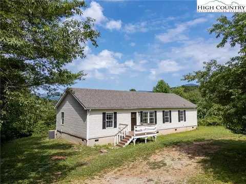 223 Randolph Dr, Boone, NC 28607