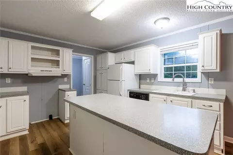 223 Randolph Dr, Boone, NC 28607 photo 9