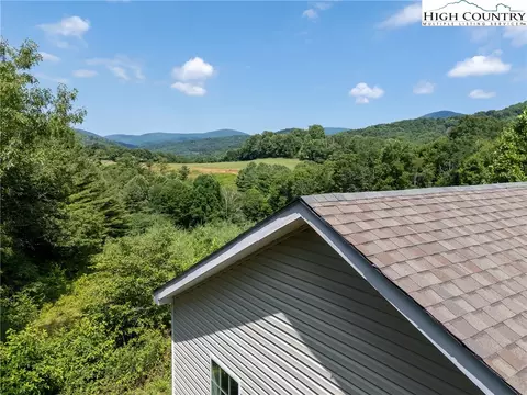 223 Randolph Dr, Boone, NC 28607 photo 2