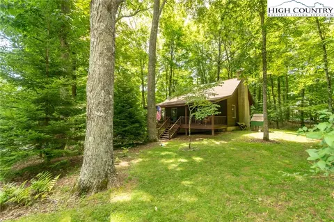 490 Wake Robin Ln, Boone, NC 28607 photo 2