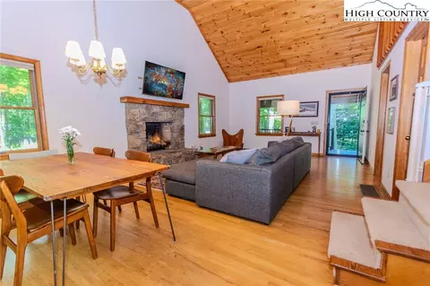 490 Wake Robin Ln, Boone, NC 28607 photo 9
