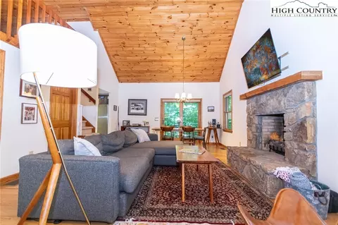 490 Wake Robin Ln, Boone, NC 28607 photo 12