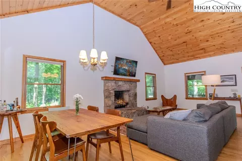 490 Wake Robin Ln, Boone, NC 28607 photo 11