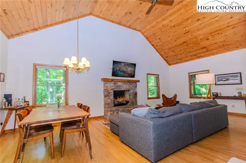 490 Wake Robin Ln, Boone, NC 28607 photo 10