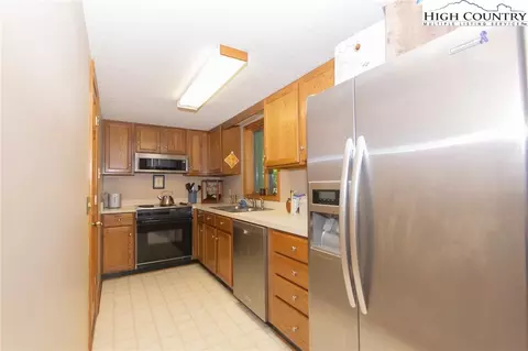 490 Wake Robin Ln, Boone, NC 28607 photo 17