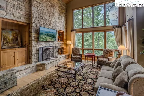 1501 Cranberry Cove Dr #1, Linville, NC 28646