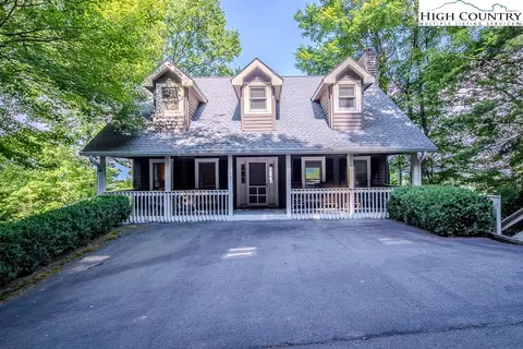 137 Gorge View Dr, Blowing Rock, NC 28605