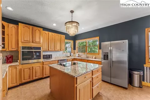 1056 Old Glade Rd, Deep Gap, NC 28618 photo 12