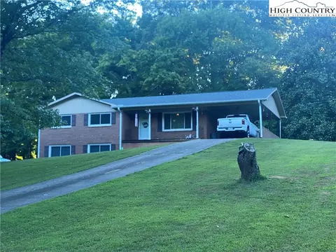 210 Lakeview Dr, State Road, NC 28676