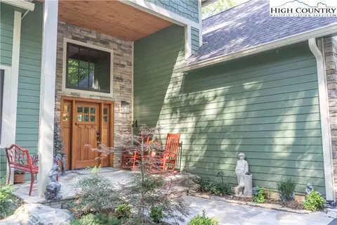 382 Eagle Dr, Boone, NC 28607 photo 2