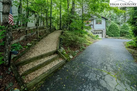 164 Ash Loop, Newland, NC 28657 photo 3