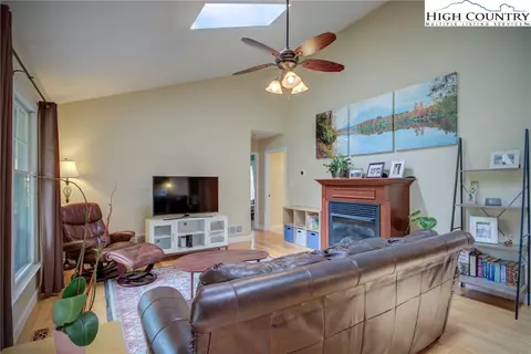 373 Fieldstream Dr, Boone, NC 28607 photo 4