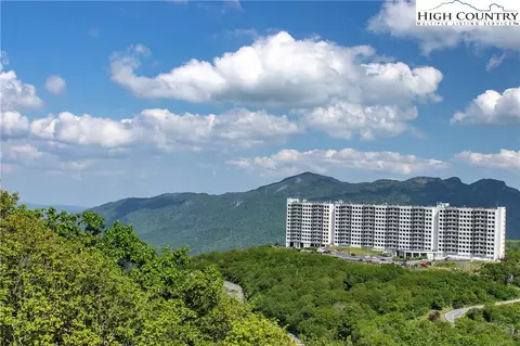 303 Sugar Top Dr #2102, Sugar Mountain, NC 28604