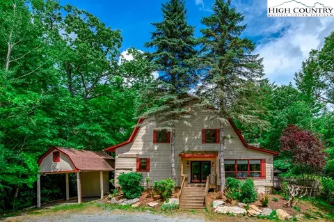 175 Hall Ct, Banner Elk, NC 28604