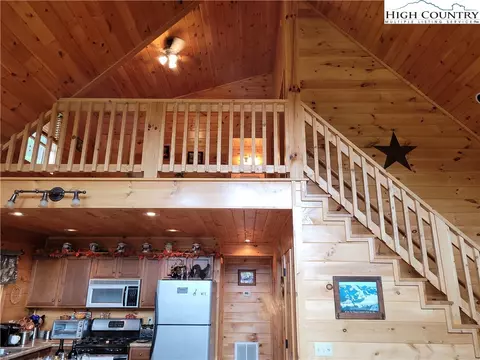 563 Lucky Hill Rd, Grassy Creek, NC 28631 photo 7