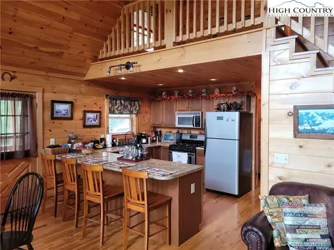 563 Lucky Hill Rd, Grassy Creek, NC 28631 photo 3
