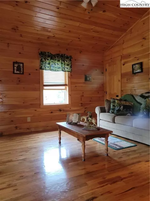 563 Lucky Hill Rd, Grassy Creek, NC 28631 photo 10