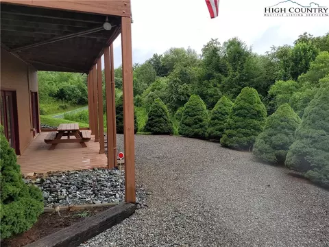 563 Lucky Hill Rd, Grassy Creek, NC 28631 photo 35