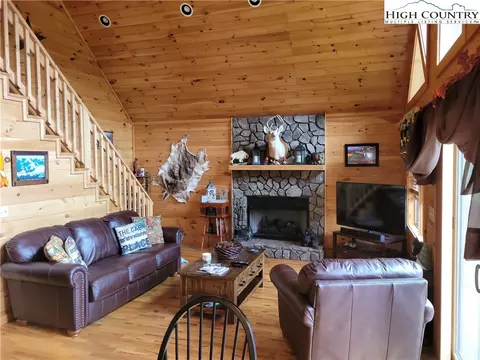 563 Lucky Hill Rd, Grassy Creek, NC 28631 photo 5