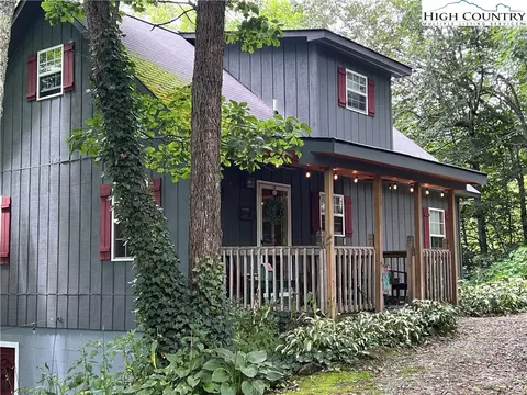 3249 Roaring Creek Rd, Newland, NC 28657