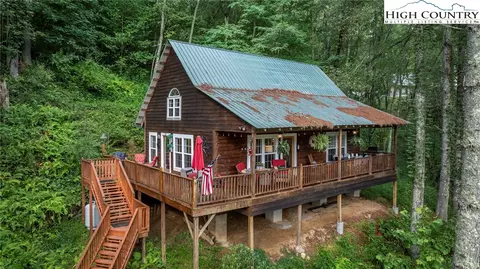 378 Edna Perry Rd, Crumpler, NC 28617