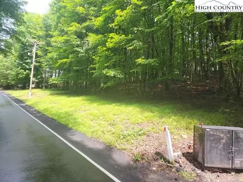 506 Charter Hills Rd, Beech Mountain, NC 28604