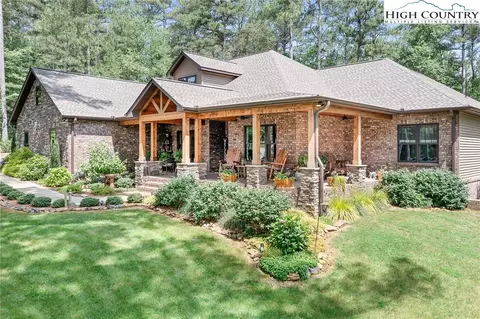 303 Waters Edge Dr, Connelly Springs, NC 28612