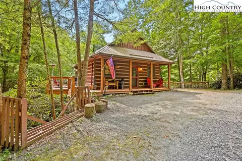 115 Old Chestnut Rd, Banner Elk, NC 28604