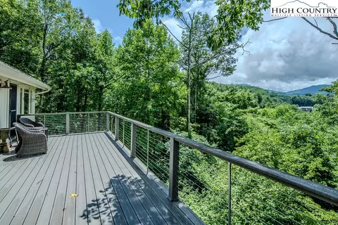 382 Evergreen, Boone, NC 28607 photo 3