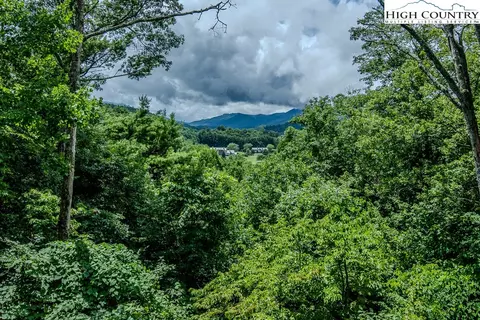 382 Evergreen, Boone, NC 28607 photo 4