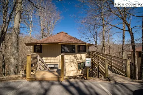 315 Timber Ridge Rd #B4, Sugar Mountain, NC 28604