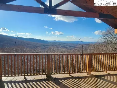 138 Raven Rd, Beech Mountain, NC 28604
