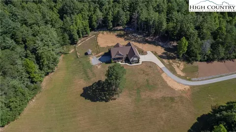 1075 Cottrell Hill Rd, Lenoir, NC 28645