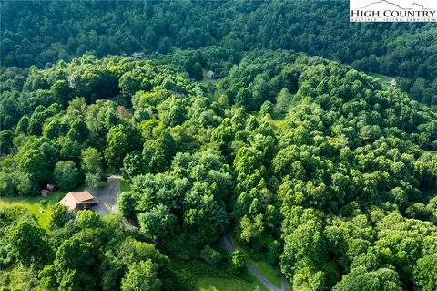 1 Sanctuary Dr, Crumpler, NC 28617 photo 2