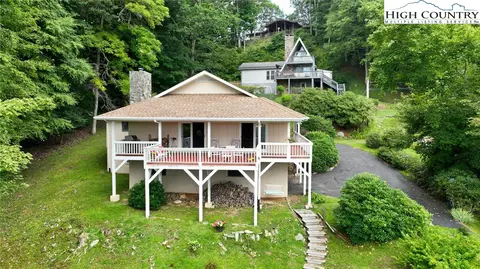 654 Mountain Glen Rd, Newland, NC 28657