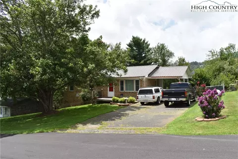 143 Miles St, Sparta, NC 28675