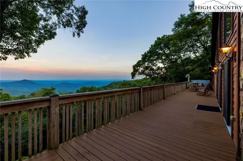 737 Sauls Camp Rd, Blowing Rock, NC 28605