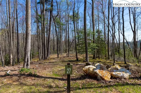 27 Wilderness Reserve Pkwy, Deep Gap, NC 28618