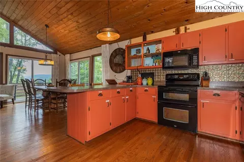 286 Deer Run Rd, Deep Gap, NC 28618 photo 11