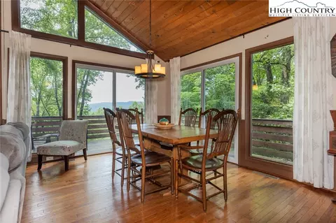 286 Deer Run Rd, Deep Gap, NC 28618 photo 2