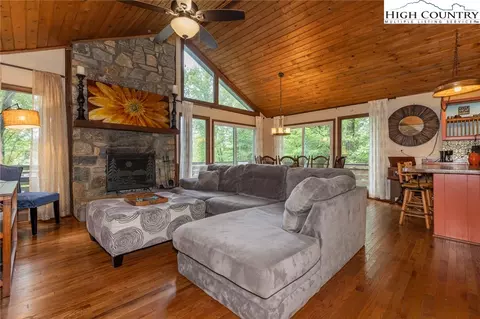 286 Deer Run Rd, Deep Gap, NC 28618 photo 15