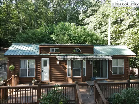495 Ws Moody Memorial Dr, Spruce Pine, NC 28777