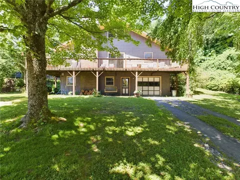 2994 Holloway Mountain Rd, Blowing Rock, NC 28605