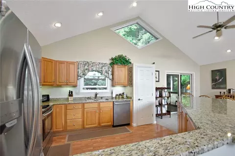 313 Ridgeview Rd, Sugar Mountain, NC 28604 photo 14