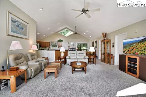 313 Ridgeview Rd, Sugar Mountain, NC 28604 photo 10
