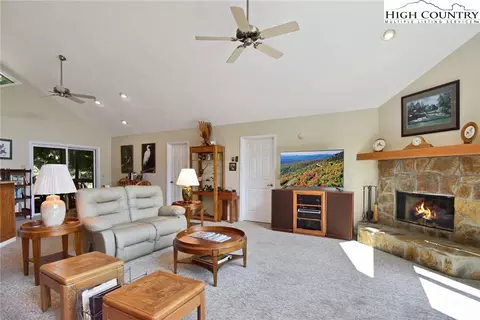 313 Ridgeview Rd, Sugar Mountain, NC 28604 photo 11