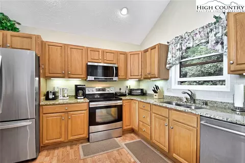 313 Ridgeview Rd, Sugar Mountain, NC 28604 photo 13