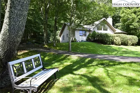 313 Ridgeview Rd, Sugar Mountain, NC 28604 photo 2
