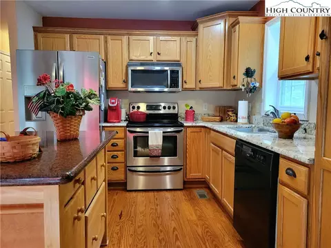 245 Virgils Ln, Boone, NC 28607 photo 9